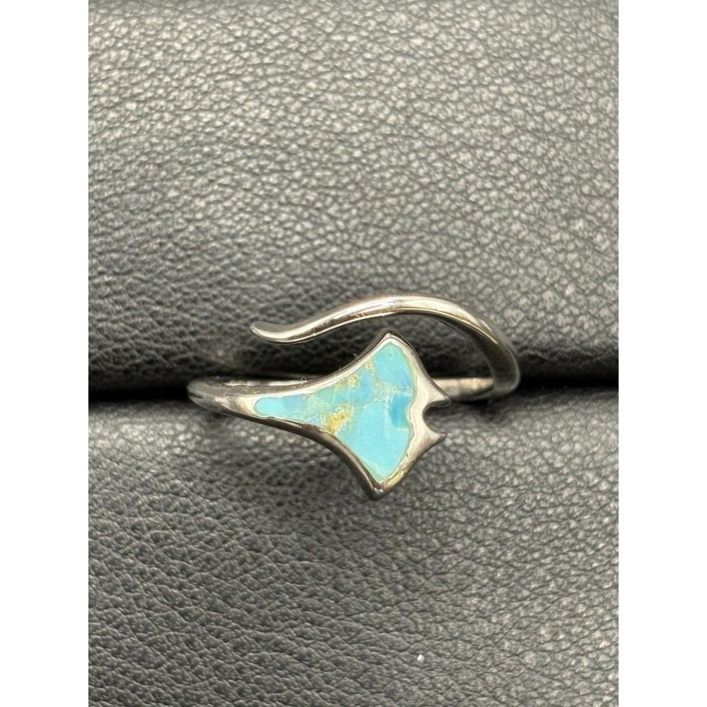 New Condition Sterling Silver Manta Ray Turquoise Ring Size 7 H24